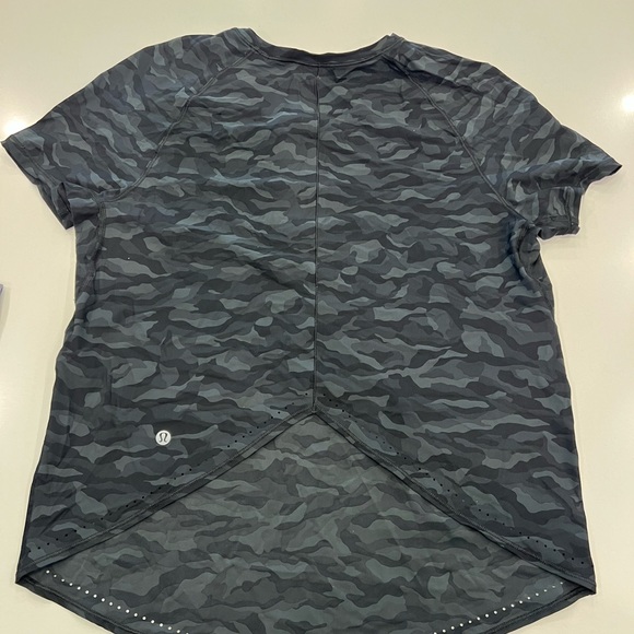 Lululemon women’s short sleeve camo top - Picture 2 of 2